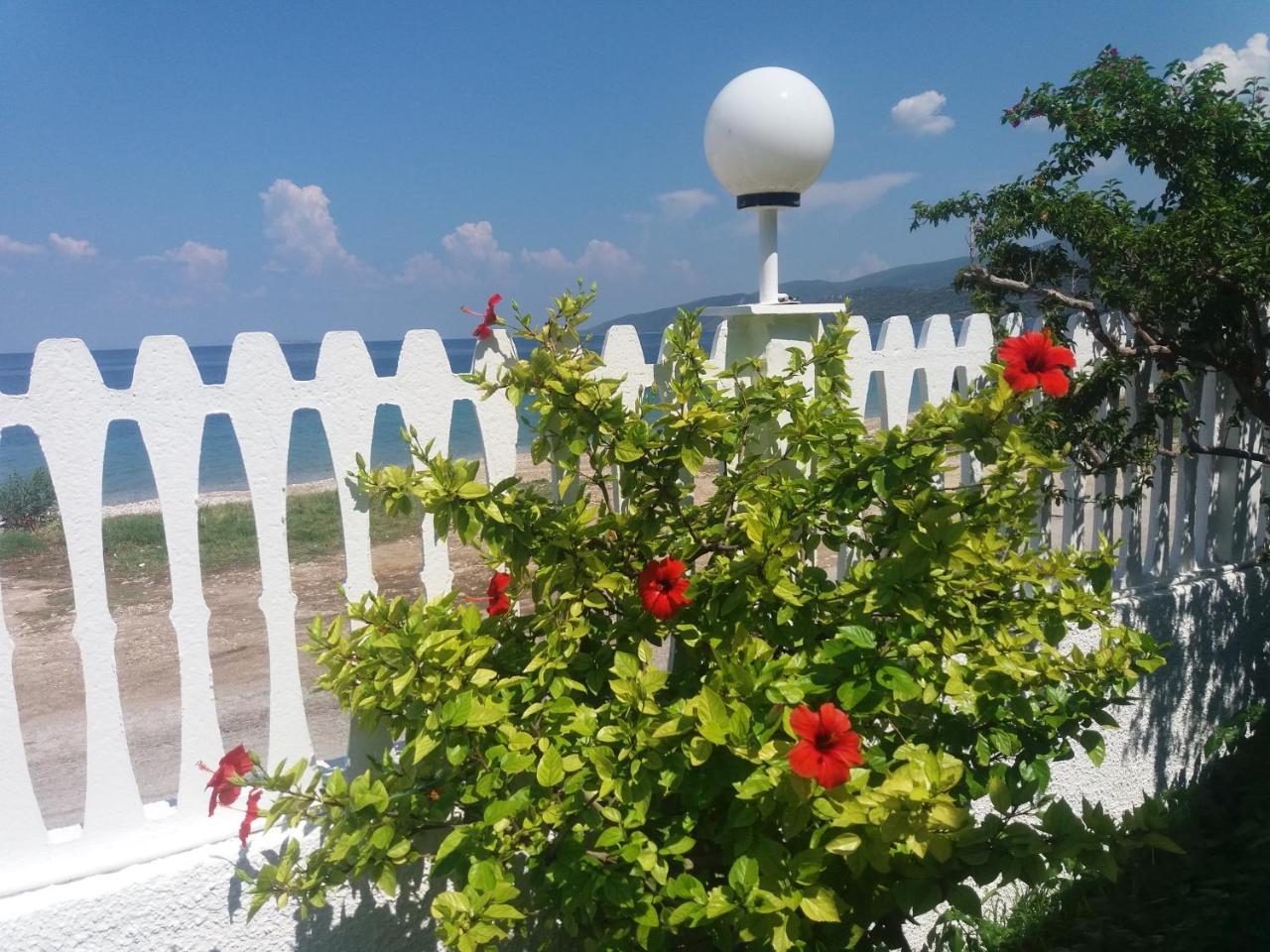 Per Mare Villa Loutra Oraias Elenis Exterior foto